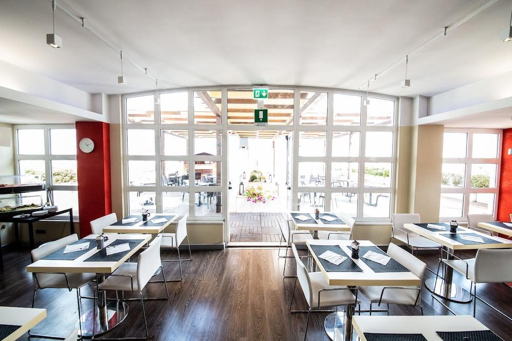 Tor Vergata Hotel 4*